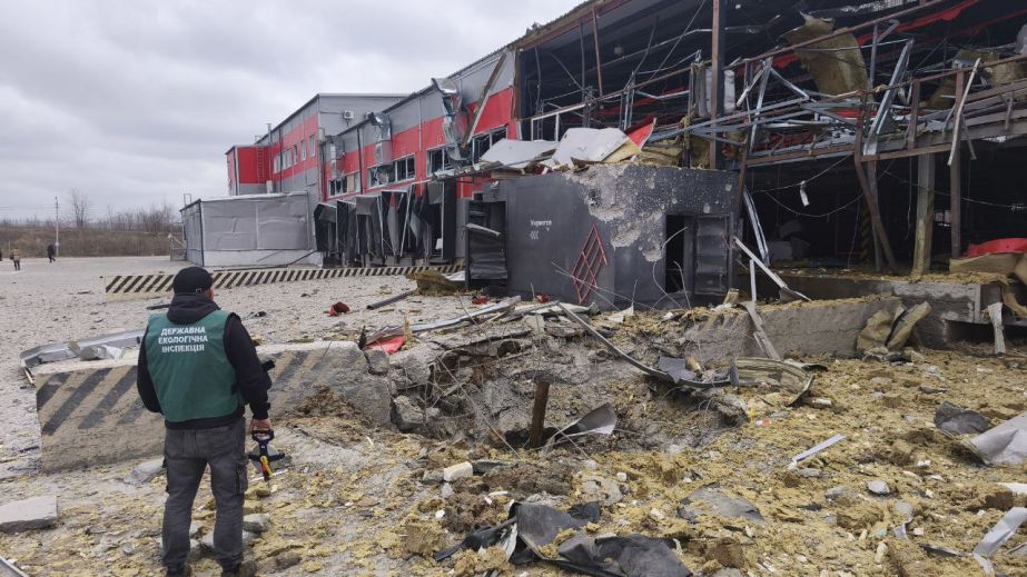 Екологи знайшли 4-метрову воронку після удару по Запоріжжю