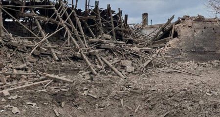 Дом и торговые павильоны горели под Запорожьем из-за обстрелов