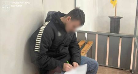 Підпалював авто ЗСУ за гроші: у Запоріжжі затримали 20-річного хлопця