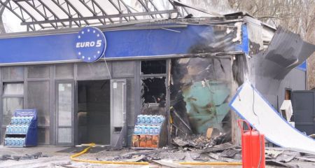 Есть раненый: последствия удара по заправке в Запорожье показали в ОВА