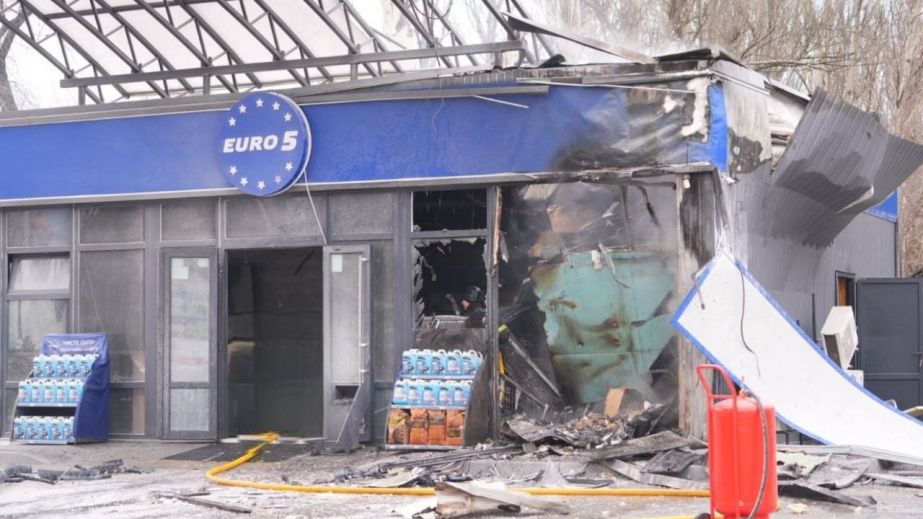 Є поранений: наслідки удару по заправці в Запоріжжі показали в ОВА