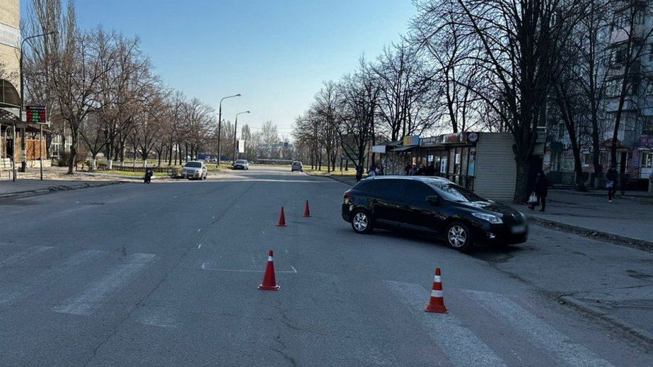 Легковик і мотоцикл зіткнулися в Запоріжжі: госпіталізували 16-річного водія