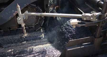 За 20 км від фронту на Запоріжжі ремонтують дороги