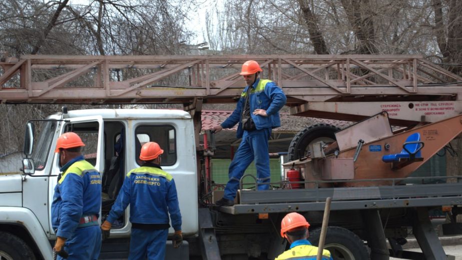 Енергетики повернули світло 257 тис. родин на Запоріжжі у березні