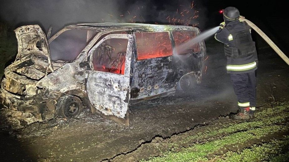 Під Запоріжжям згорів фургон Mersedes Vitо – ведуть розслідування