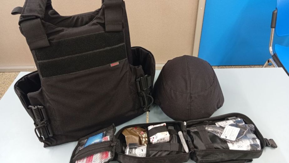 Каски и "броники" получили коммунальщики под Запорожьем