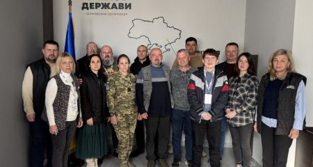 У Запоріжжі обговорили, як подолати бар'єр між захисниками та суспільством &ndash; кадри