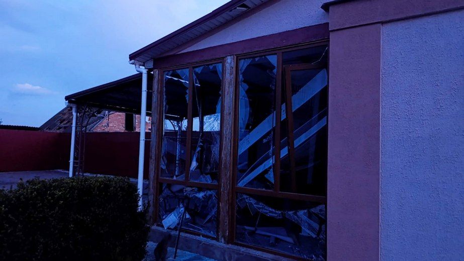 Российские БпЛА атаковали село под Запорожьем: ранены четверо полицейских и пожилая женщина