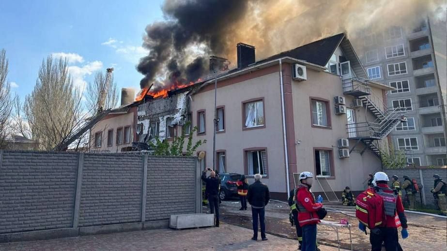 Российский удар по центру Запорожья расследуют как военное преступление