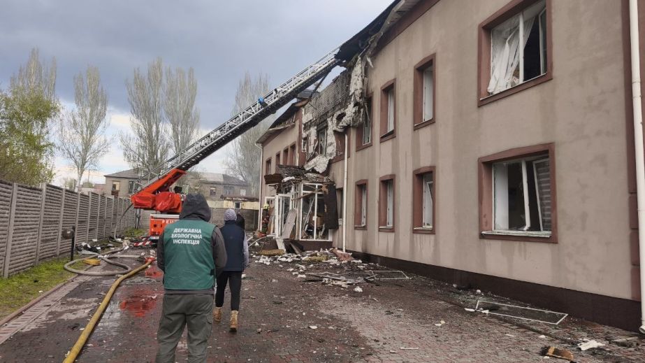 Обломками покрыло более 200 "квадратов" в центре Запорожья