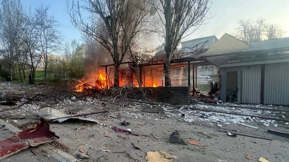 Місто Запоріжжі з вечора під ударами: що відомо про наслідки атак