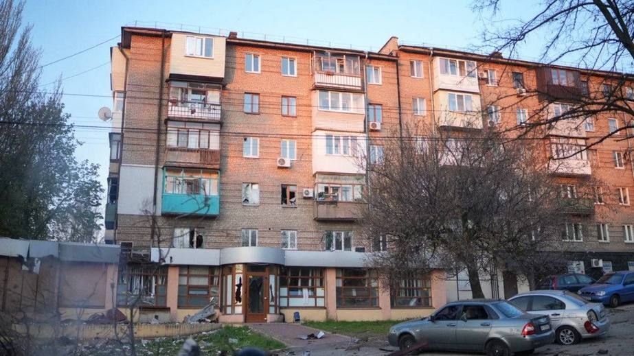 Ранковий обстріл Запоріжжя: пошкоджені багатоповерхівки у двох районах