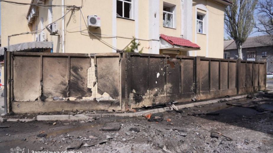 Новые разрушения в Запорожье: враг ударил по городу беспилотником