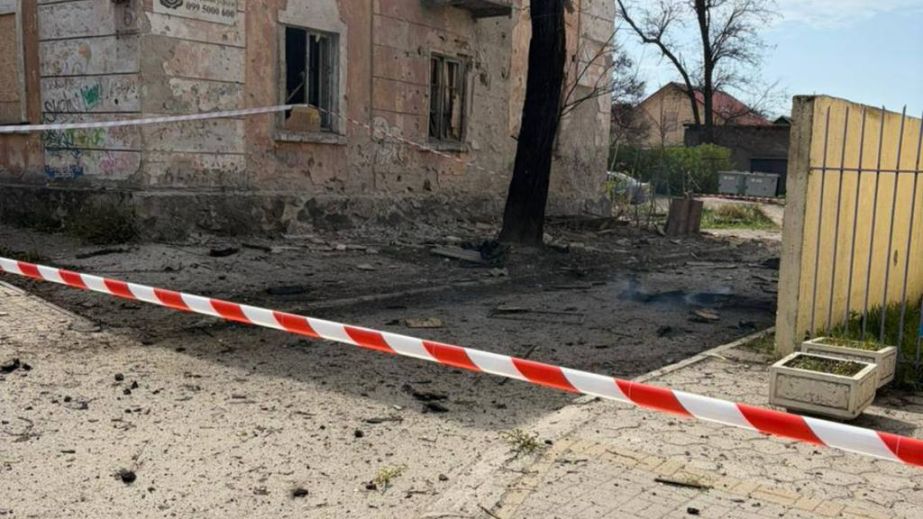 Восемь многоэтажек повредил вражеский дрон в Запорожье