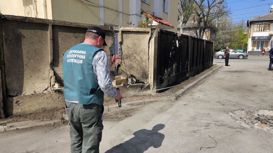 Обломки посреди района: экологи оценили последствия удара по Запорожью