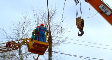 Запорожские энергетики вернули свет более 15,5 тыс. семьям, обесточенным из-за атак РФ