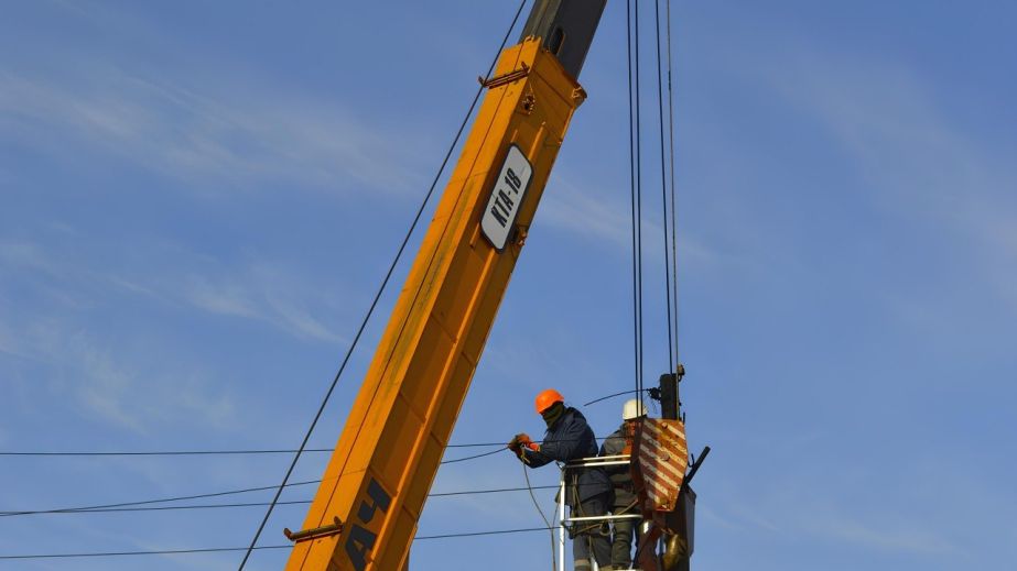 Майже 200 родин залишаються знеструмленими в Запоріжжі через атаки