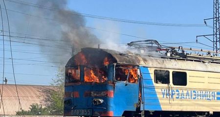 В Запорожье из-за российского удара погиб машинист, еще двое железнодорожников ранены