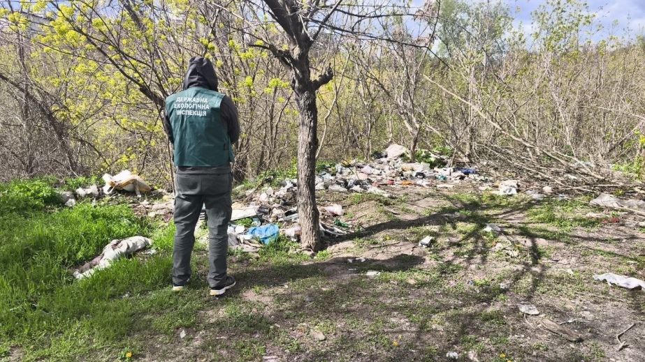 В Запорожье обнаружили более 300 "квадратов&rdquo; захламлённых территорий