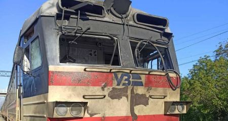 У запорізькому Вільнянську ворожий БпЛА атакував приміський поїзд &ndash; деталі