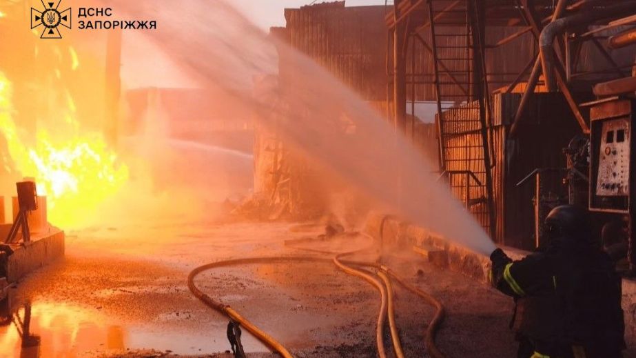 6 поранених та пожежі: у ДСНС оновили дані про удар БпЛА по Запоріжжю