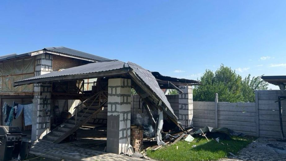 РФ ударила по Запорожью: в частном секторе возник пожар