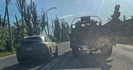 Стрільці на даху техніки почали прикривати військові колони РФ, що прямують на Запоріжжя