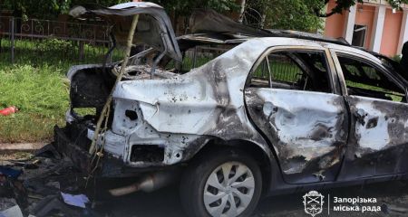 У Запоріжжі &ndash; троє поранених: в ОВА показали наслідки ворожої атаки