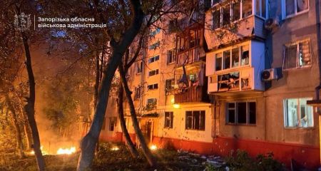 Окупанти вдарили по Запоріжжю: виникла пожежа, є постраждалі