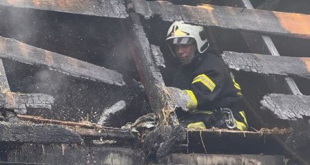 Оселя та господарча споруда палали у приватному секторі Запоріжжя &ndash; деталі