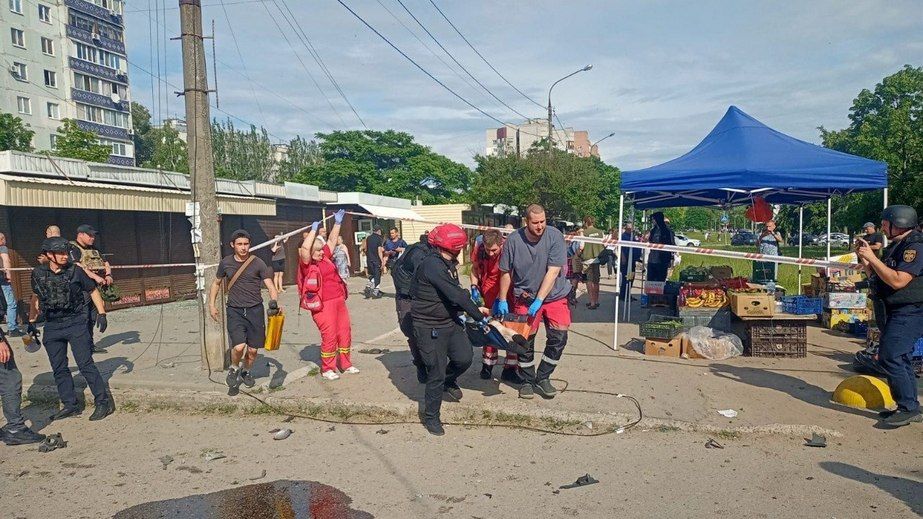 Удар по остановке в Запорожье: количество пострадавших снова увеличилось