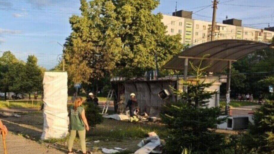Понад тисячу "квадратів" засмічено: наслідки удару по Хортицькому району Запоріжжя