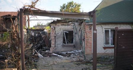 Російські обстріли пошкодили приватні оселі у спальному районі Запоріжжя