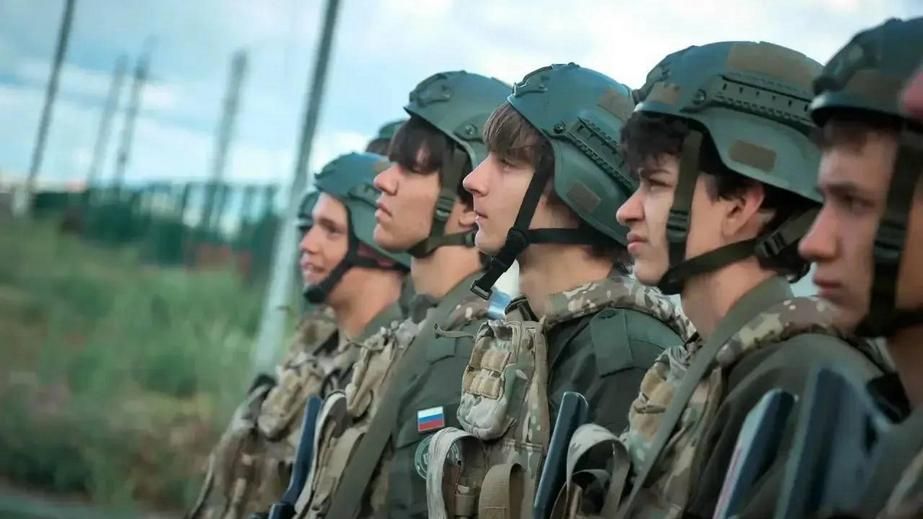 Понад 900 дітей з окупованих територій вивезли в РФ для військової підготовки