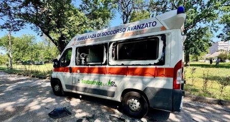 Под Запорожьем оккупанты атаковали дронами легковушку и "скорую": есть пострадавшие