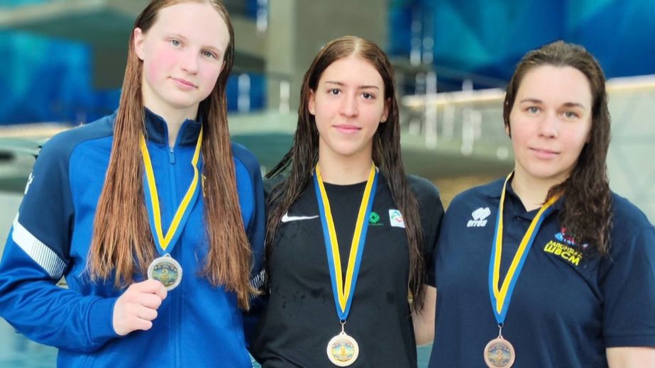 Запорізькі стрибунки в воду посіли призові місця на чемпіонаті України