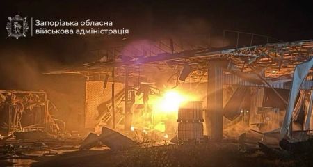 Россияне ударили по АЗС в Запорожье: возник пожар