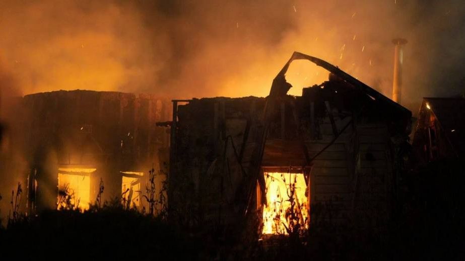 У Запоріжжі ворог атакував оселю, АЗС, СТО та стоянку &ndash; наслідки