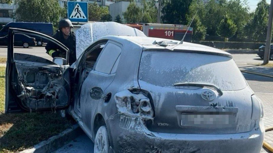 Россияне атаковали АЗС в Запорожье: загорелись автомобили