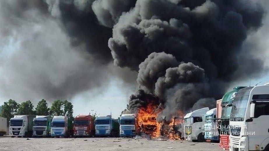 Били КАБами та дронами: наслідки російських атак показали в поліції Запоріжжя