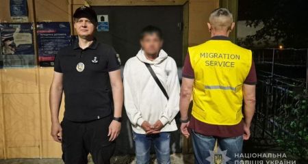 Из Запорожья выдворили нелегала, скрывавшегося от депортации