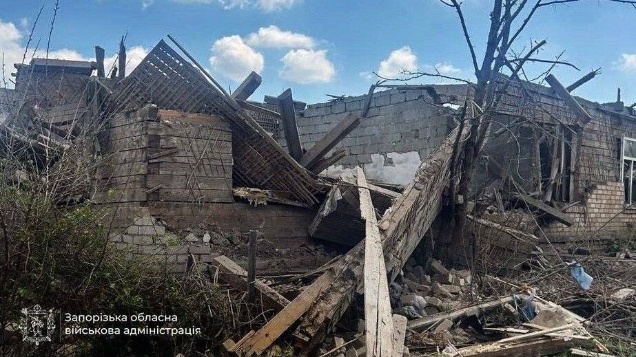 Троє поранених &ndash; росіяни вдарили КАБом по Запорізькому району