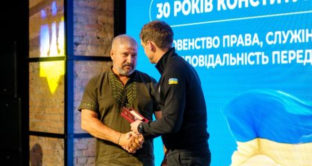 У Запоріжжі орденами "За мужність" нагородили двох енергетиків