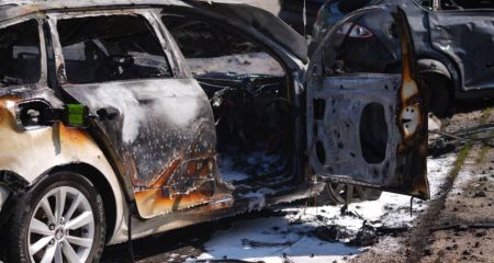 Пожар и выгоревшие автомобили: последствия удара показали в Запорожской ОВА