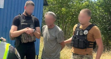 Продавал РПГ и гранаты: торговца оружием задержали в Вольнянске на Запорожье