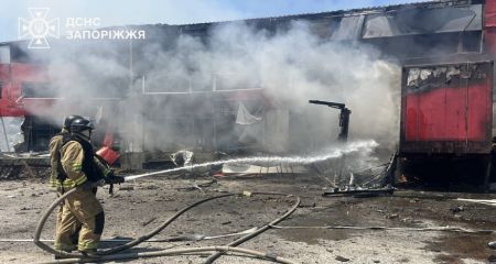 Дроновий терор: рятувальники показали, як гасили масштабні пожежі в Запоріжжі