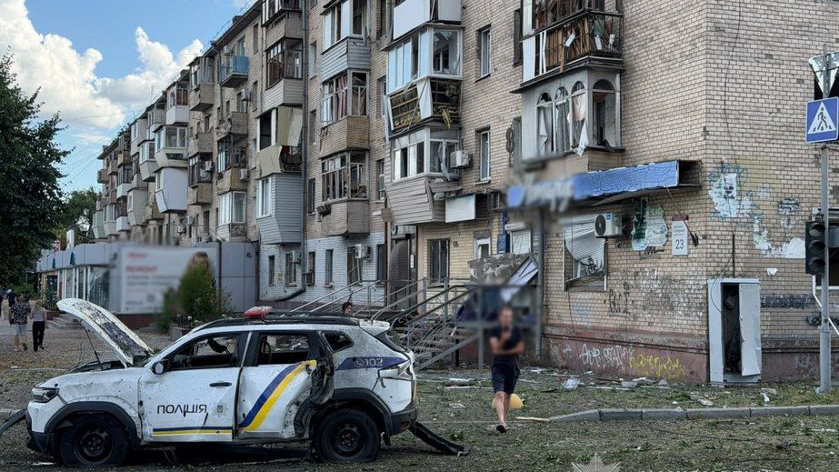 Загинув поліцейський, поранені діти &ndash; наслідки російських ударів на Запоріжжі
