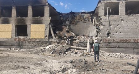 Вырва и завалы: экологи обследовали разрушенный лицей в Запорожье