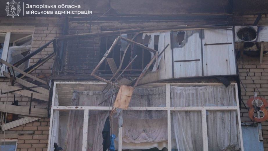 Удар по будинку в Запоріжжі: який вигляд має понівечена квартира