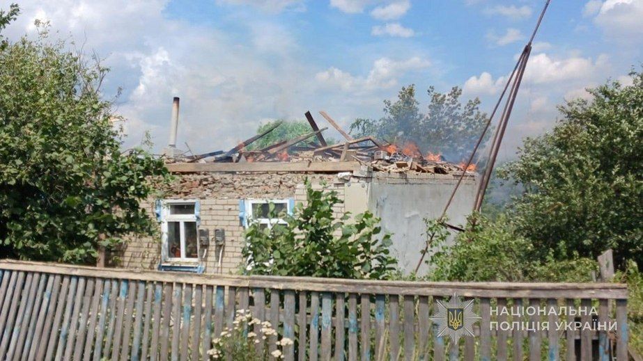 Поліціянти показали наслідки російських атак на Запоріжжі